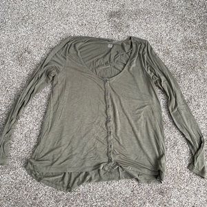 American Eagle Outfitters Size M Olive Green Long Sleeve shirt